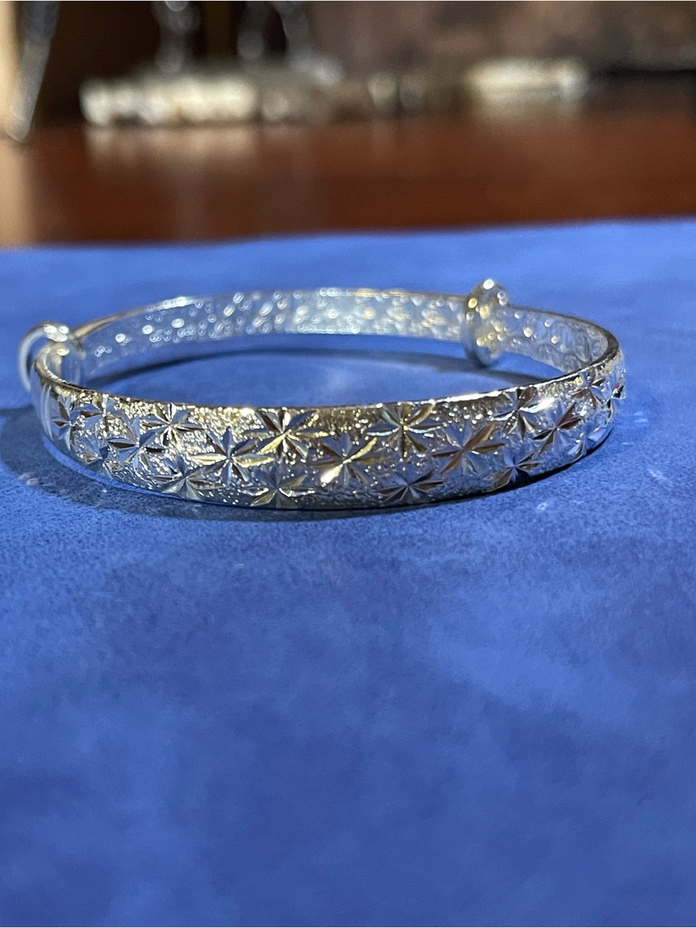 “999” Pure Silver Diamond-Cut Starburst Motif Bangle Bracelet Sz 7+
